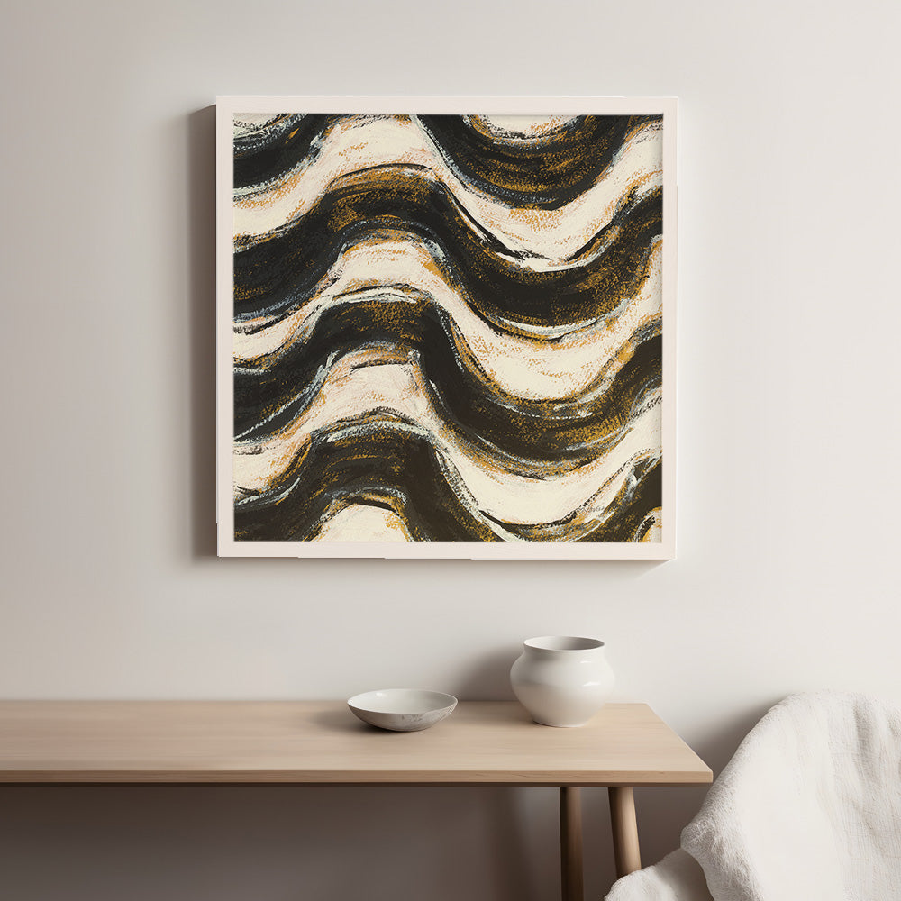 Black and Gold Geometric V Crop