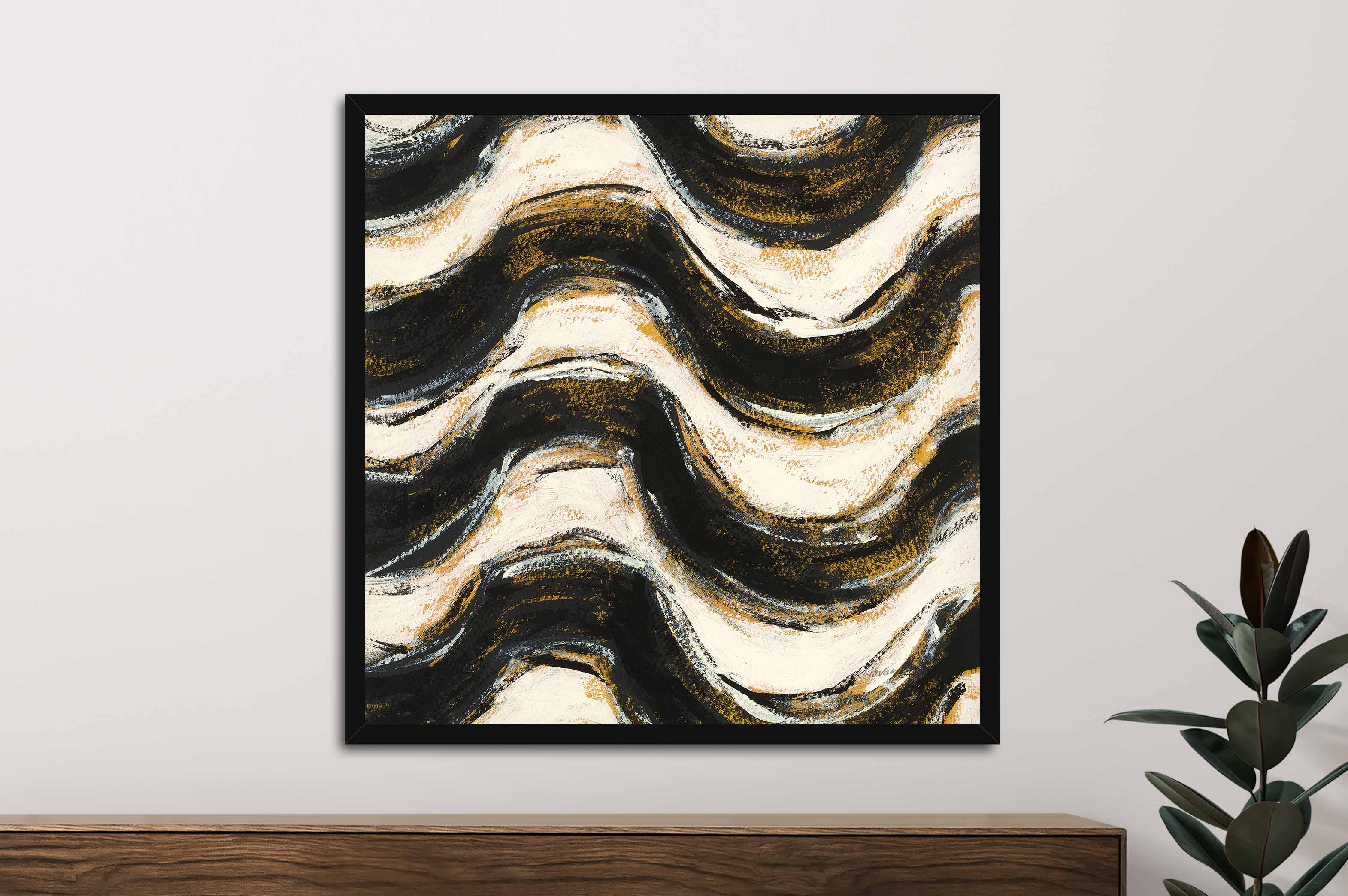 Black and Gold Geometric V Crop